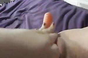 I love fucking my own bald fur pie with my orange sextoy for agonorgasmos