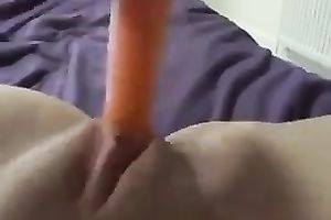 I love fucking my own bald fur pie with my orange sextoy for agonorgasmos