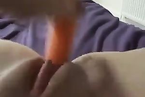 I love fucking my own bald fur pie with my orange sextoy for agonorgasmos