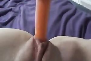 I love fucking my own bald fur pie with my orange sextoy for agonorgasmos