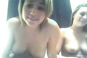 Two cute blonde haired gals flash their large boobies on cam for me