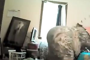 My voluptuous and sexy brunette hair young white bitch shaking ass on cam