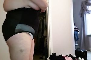 Chubby ex-wife of my neighbour flashed her actually biggest plump abdomen and saggy love muffins