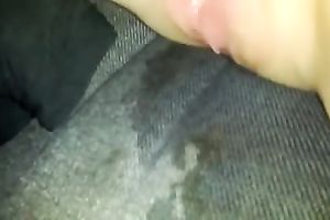 My girlfriend's pee juicy cunt drives me crazy