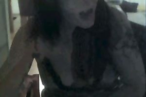 Horny brunette hair white milf doesn't know how to play on livecam