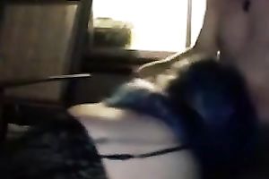 Nasty floozy with dyed hair pleases me with great oral-job