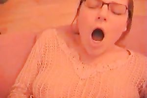 Chubby college nerd babe said me to fuck her hard