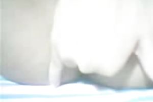 Amateur skinny Asian girl exposes her flat marangos on livecam