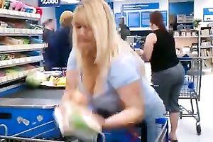 Curvaceously seductive cougar with large wazoo and love muffins caught my eye