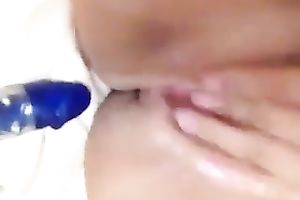 Stunning girlfriend playing with her slit in arousing non-professional video