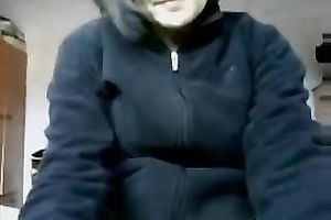 Stout in back brunette mom gives me masturbation solo on web camera