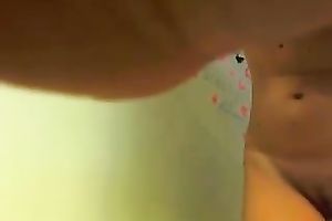 Showing my fabulous body on livecam and fingering my love tunnel