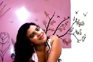 I jerk off all the time fantasizing of this bootylicious livecam model