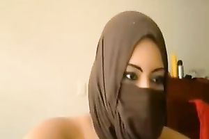 My shameless Arab girlfriend flashes her milk shakes on web camera