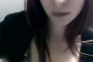 My playful girlfriend is a real dominant-bitch in giving habndjob