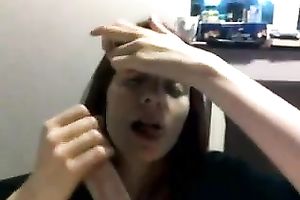 My playful girlfriend is a real dominant-bitch in giving habndjob