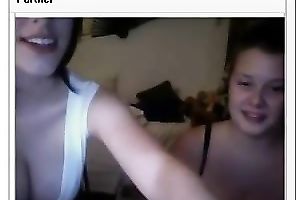 Tow gorgeous juvenile ladies show me their feet on livecam chat