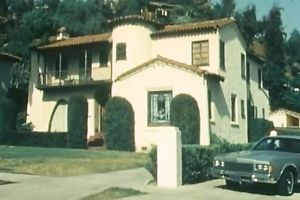 A pair of gorgeous bitches sharing one dude in vintage style three-some