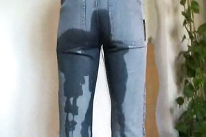 Kinky girlfriend on mine pisses in her jeans - Awkward!