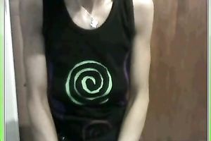 Amateur slender webcam babe brags of large gazoo and rubs her love button