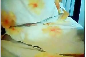 Amateur web camera slutty wife with large rack and corpulent hips went solo to masturbate snatch