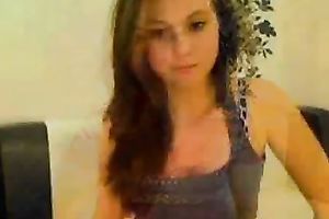 Webcam solo with a dark brown hottie exposing her pleasing cunt