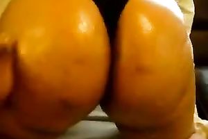 I would love to present to u the magnificent butt of my GF