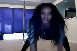 She is so damn hawt when this babe dances at a pole in her room