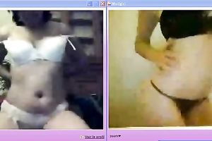 Two livecam angels is stripping for me at the same time for