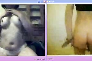 Two livecam angels is stripping for me at the same time for