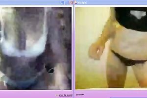Two livecam angels is stripping for me at the same time for