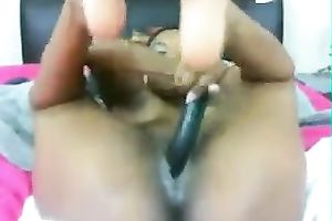 Busty dark strumpet screwing her snatch closeup on cam