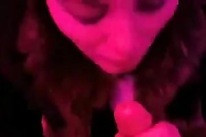 Tight Hong Kong hooker gives me oral job in night club