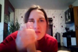 My voracious girlfriend is willing to blow my weenie anytime