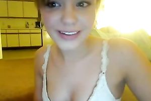 Using a sex-toy torrid amateur brunette hair web camera white women was drilling her pussy