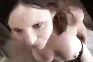 Filthy floozy with nice body and shape sucks the toolbox