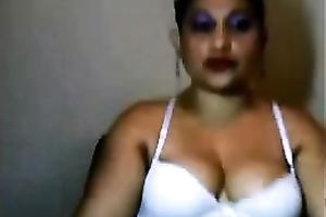 Mature slutty wife with saggy tits is licking her sweetmeat in a hot way