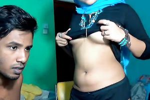 Lewd Srilankan pair stripteases and receives willing for foreplay on webcam