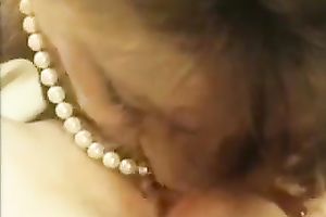 Even in prison cell u can fuck a recent looking slit of a blondie