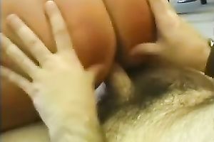 Blonde mama jumps on a 10-Pounder and sucks it greedily afterward