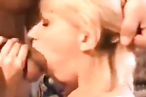 Raunchy floozy pumping hard weenie deepthroat in non-professional clip