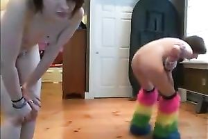 Two alike looking short haired livecam bitches wanted to shake their asses