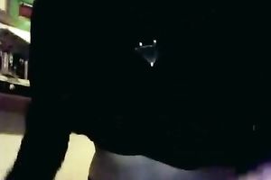 Webcam seductress knows what indeed receives my jock hard