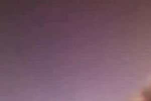 Sexalicious dilettante MILF fingering her cookie sensually