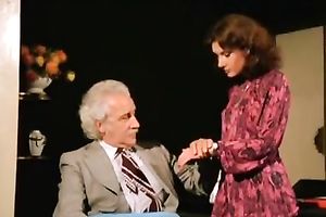 Well shaped hot women with ravishing Mamillas rest in ottoman and tempt every other