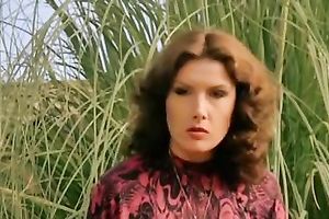 Well shaped hot women with ravishing Mamillas rest in ottoman and tempt every other