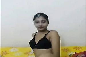 Cute and all natural exotic amateur livecam girlie flashed her booty