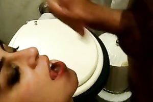 Amateur lusty dark haired floozy sucked my 10-Pounder untill I cream on her face