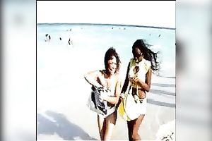 Spying on amazingly sexy ebon princess on the beach