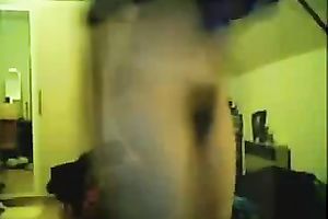 Hiary cum-hole flash from dilettante latina woman on cam